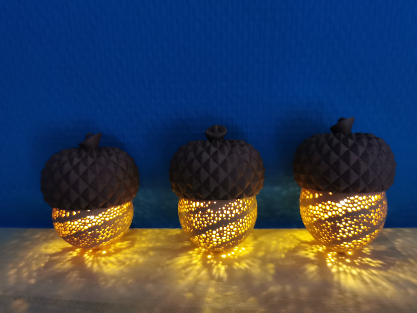 Agern sæt som er lavet i PLA bio plast til at hænge op